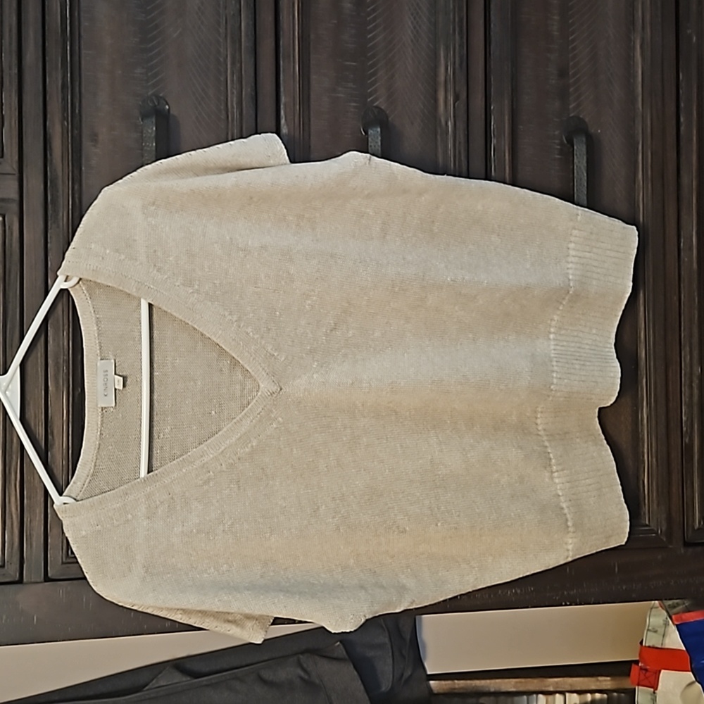 Kinross oatmeal cap sleeve v neck sweater